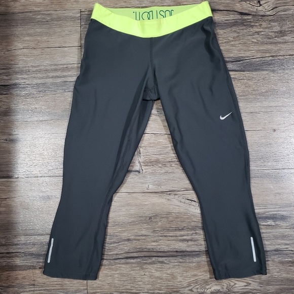 Nike Crop leggings - Picture 1 of 7